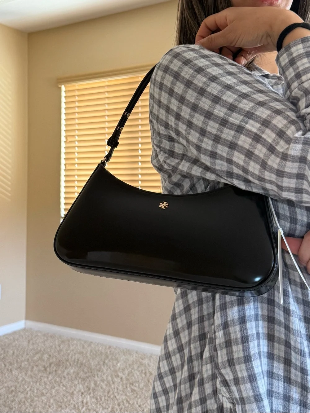 NWT , tory burch Emerson smooth shoulder bag black leather